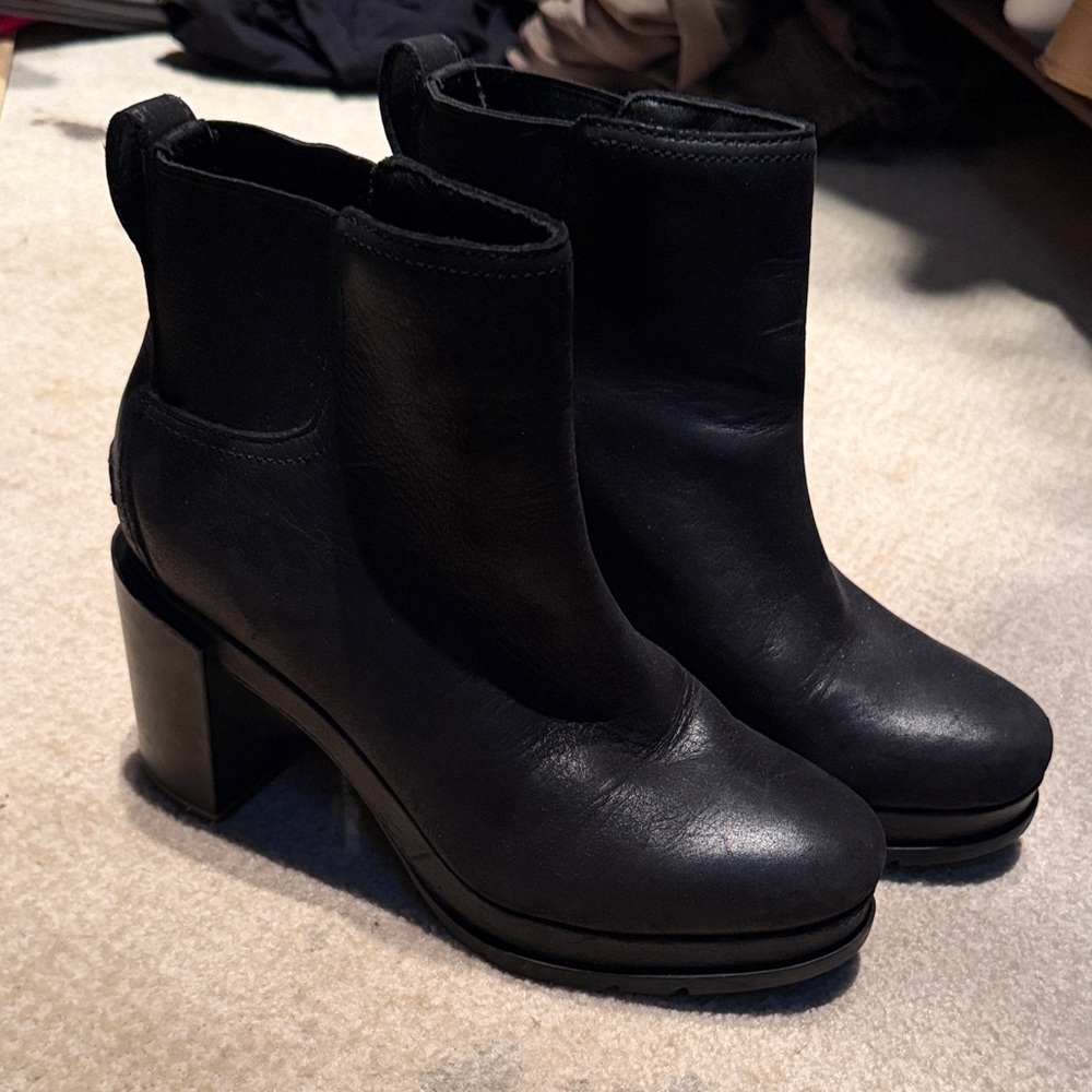 Black Women's Sorel Platform Block Heel Ankle Boots